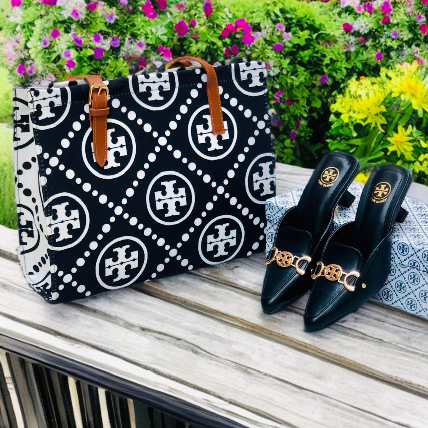 DYNASTY Slipper + DYNASTY Cross body Bag